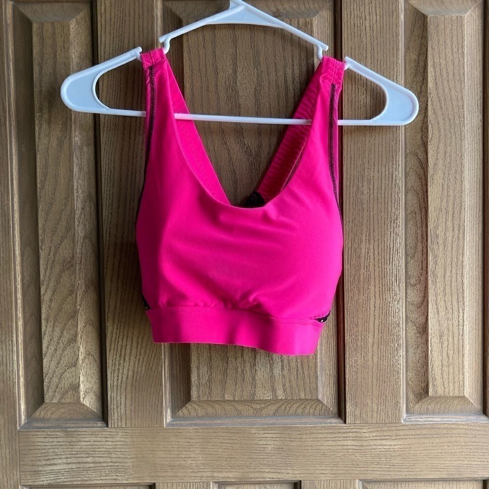 R8 sports bra 